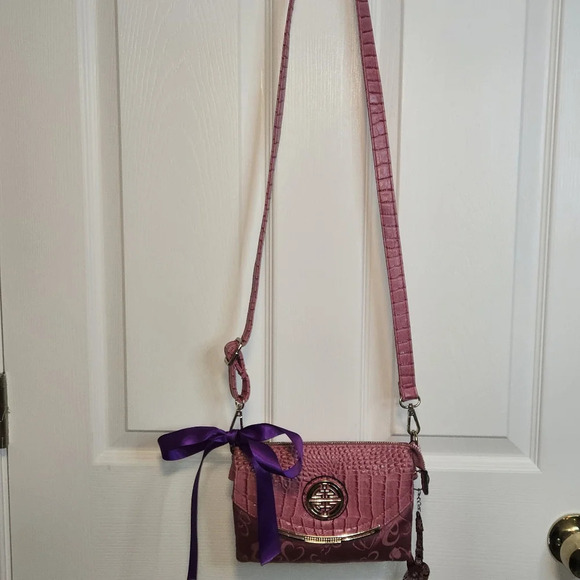 Pink Crossbody Purse with multiple compartments - Picture 2 of 10